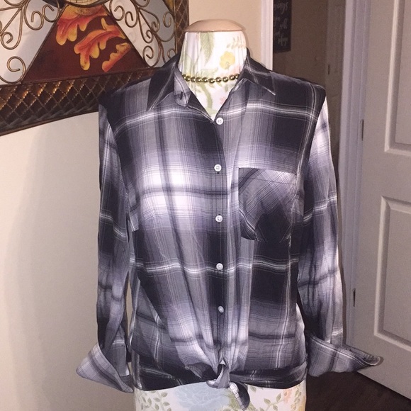 Ava & Viv Tops - Ava & Viv Size X Button Down Top!